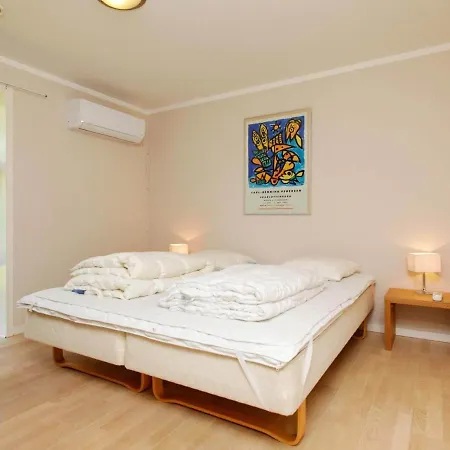 Three-bedroom Holiday In 14 Hébergement de vacances Gilleleje