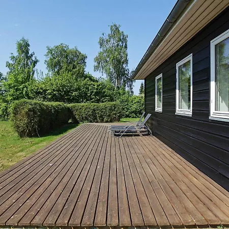 Hébergement de vacances Three-bedroom Holiday In 14