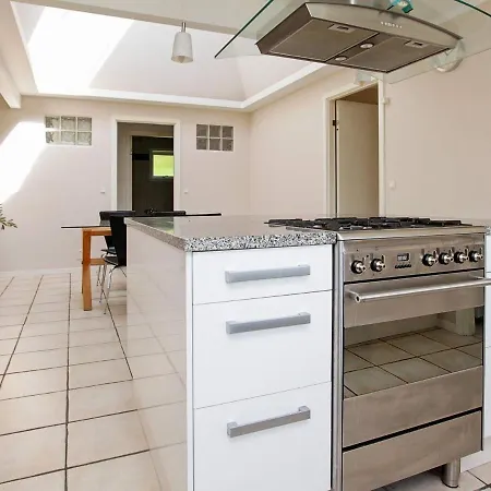 Hébergement de vacances Three-bedroom Holiday In 14